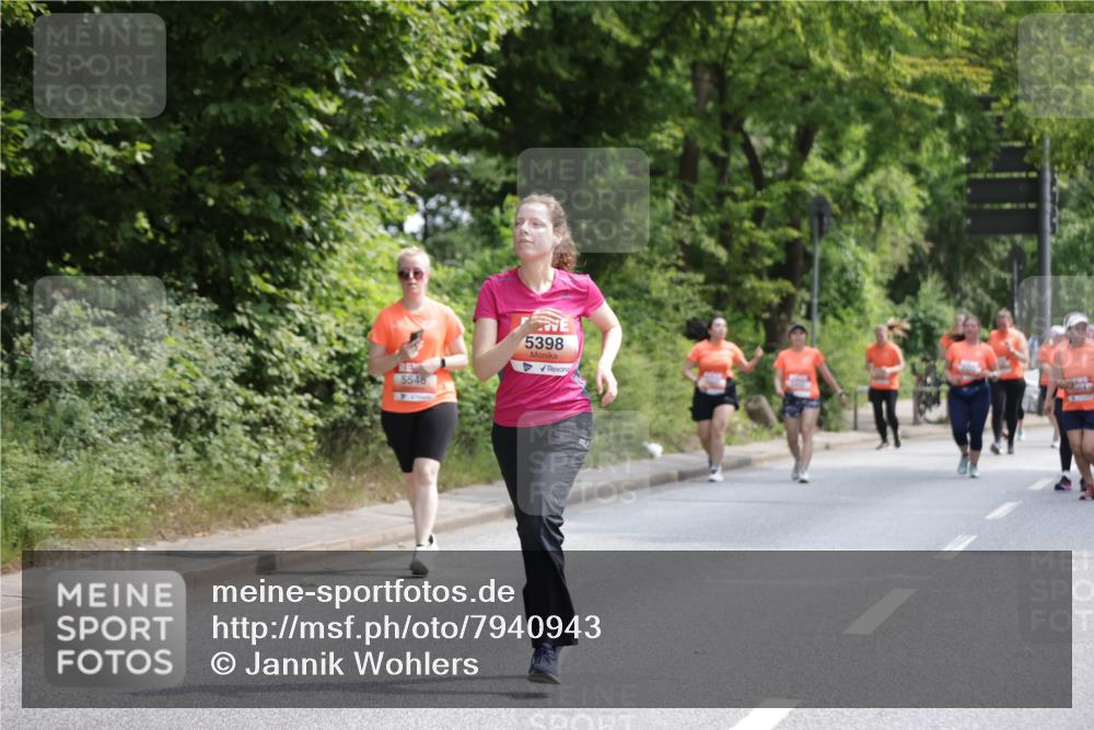 15.06.2025 - REWE Women's Run Jannik Wohlers http://msf.ph/oto/7940943 15.06.2025 10:15:17 Laufen 5546, 5398 meine-sportfotos.de
