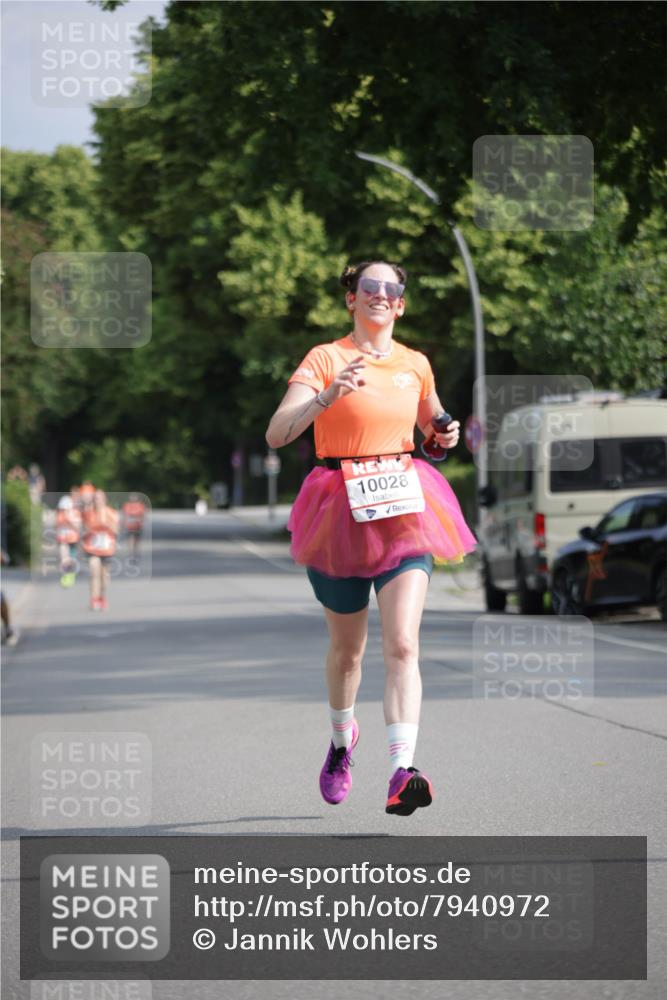 15.06.2025 - REWE Women's Run Jannik Wohlers http://msf.ph/oto/7940972 15.06.2025 08:45:46 Laufen 10028 meine-sportfotos.de