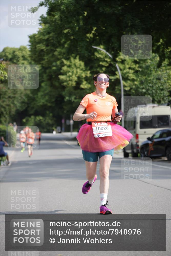 15.06.2025 - REWE Women's Run Jannik Wohlers http://msf.ph/oto/7940976 15.06.2025 08:45:47 Laufen 10028 meine-sportfotos.de
