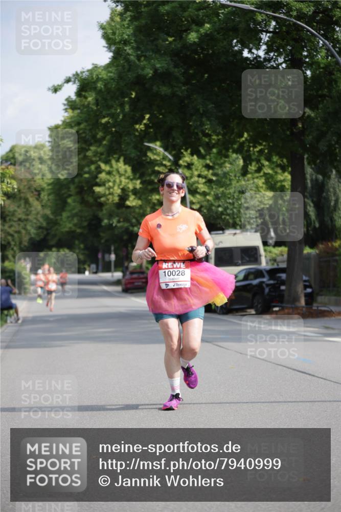 15.06.2025 - REWE Women's Run Jannik Wohlers http://msf.ph/oto/7940999 15.06.2025 08:45:47 Laufen 10028 meine-sportfotos.de