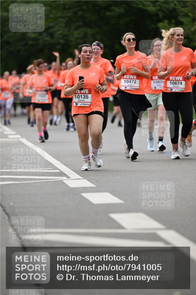 15.06.2025 - REWE Women's Run Dr. Thomas Lammeyer http://msf.ph/oto/7941005 15.06.2025 09:21:08 Laufen 10135, 10472, 10831, 10674 meine-sportfotos.de