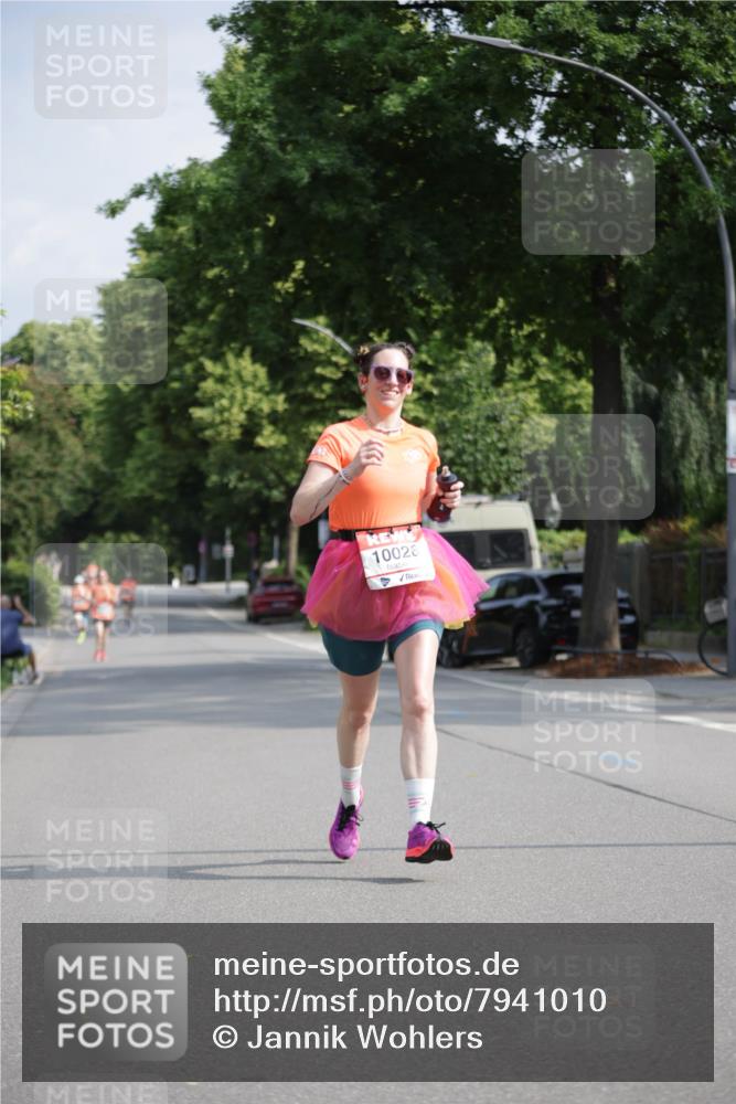 15.06.2025 - REWE Women's Run Jannik Wohlers http://msf.ph/oto/7941010 15.06.2025 08:45:47 Laufen 10028 meine-sportfotos.de