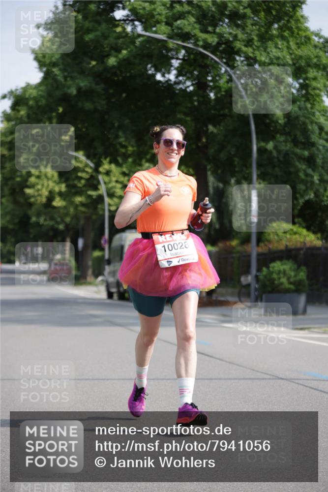 15.06.2025 - REWE Women's Run Jannik Wohlers http://msf.ph/oto/7941056 15.06.2025 08:45:48 Laufen 10028 meine-sportfotos.de