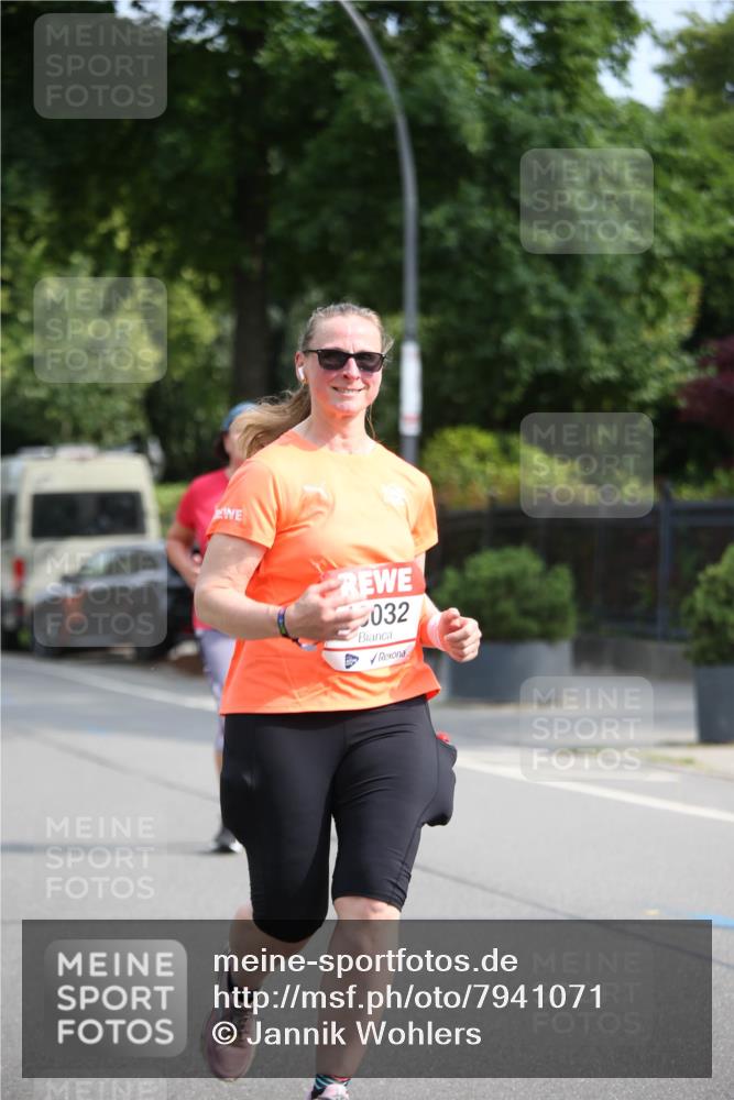 15.06.2025 - REWE Women's Run Jannik Wohlers http://msf.ph/oto/7941071 15.06.2025 09:58:41 Laufen 032 meine-sportfotos.de