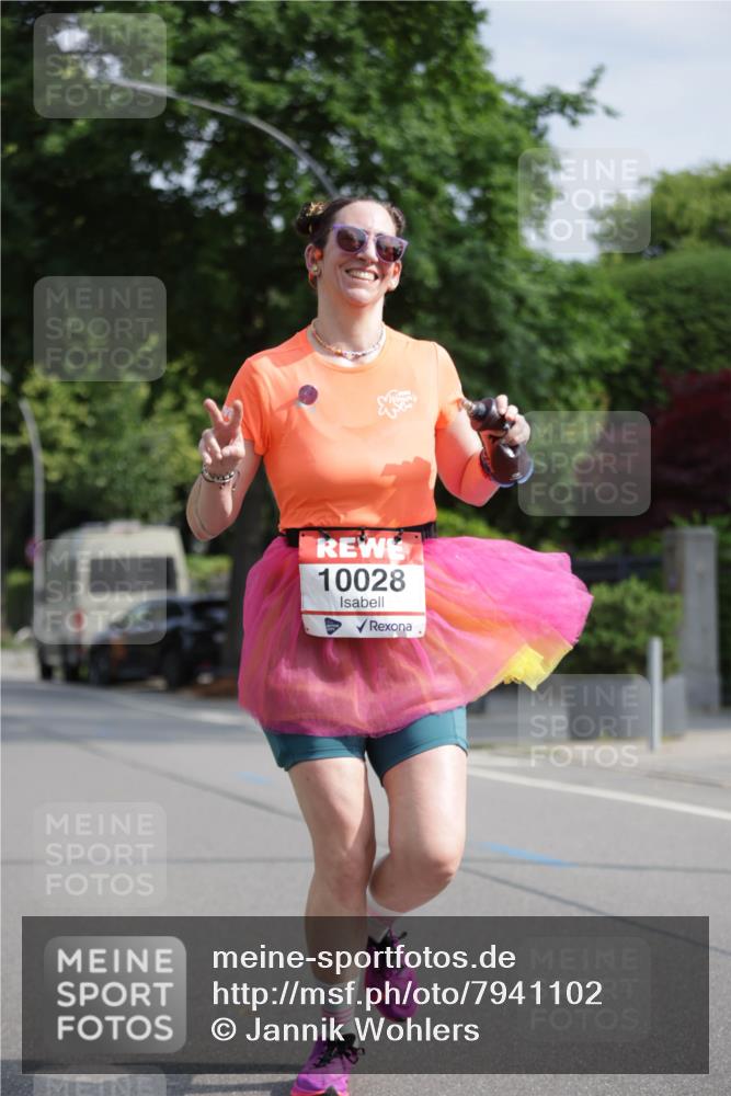 15.06.2025 - REWE Women's Run Jannik Wohlers http://msf.ph/oto/7941102 15.06.2025 08:45:48 Laufen 10028 meine-sportfotos.de