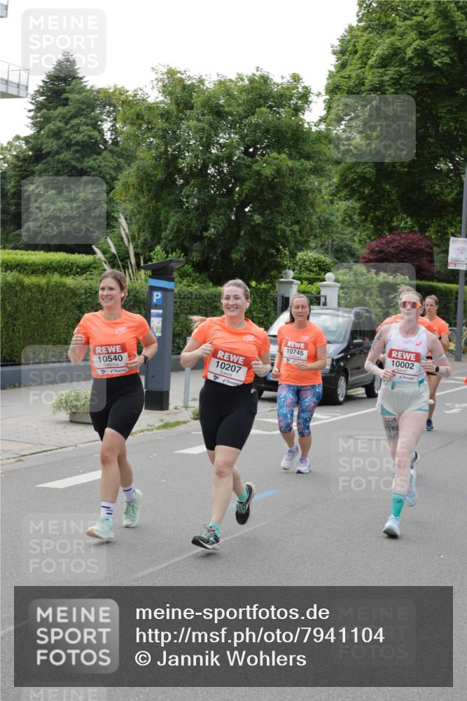 15.06.2025 - REWE Women's Run Jannik Wohlers http://msf.ph/oto/7941104 15.06.2025 08:28:12 Laufen 10002, 10745, 10207, 10540 meine-sportfotos.de