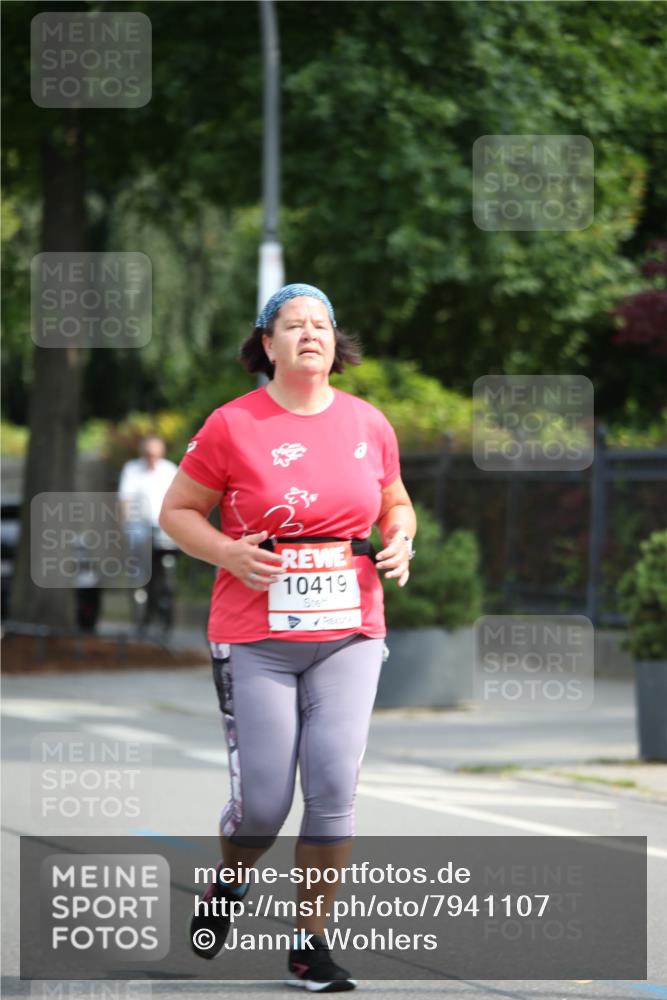 15.06.2025 - REWE Women's Run Jannik Wohlers http://msf.ph/oto/7941107 15.06.2025 09:58:42 Laufen 10419 meine-sportfotos.de