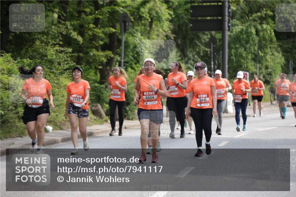 15.06.2025 - REWE Women's Run Jannik Wohlers http://msf.ph/oto/7941117 15.06.2025 10:15:20 Laufen 3235, 5016, 5407, 5445, 5504, 5446, 5201 meine-sportfotos.de