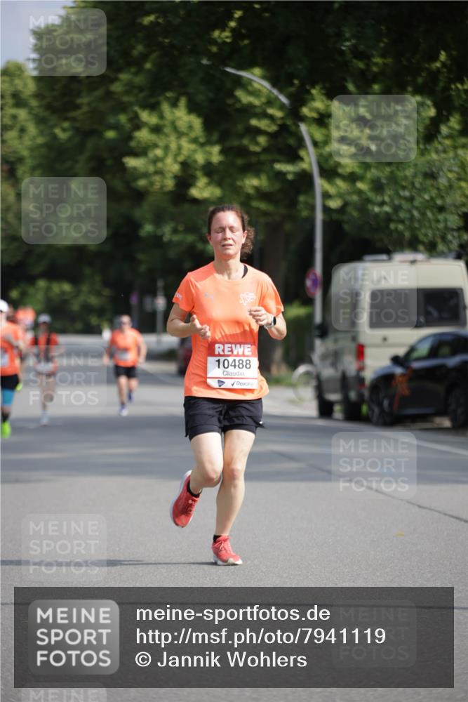 15.06.2025 - REWE Women's Run Jannik Wohlers http://msf.ph/oto/7941119 15.06.2025 08:45:59 Laufen 10488 meine-sportfotos.de
