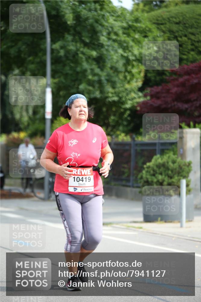 15.06.2025 - REWE Women's Run Jannik Wohlers http://msf.ph/oto/7941127 15.06.2025 09:58:42 Laufen 10419 meine-sportfotos.de