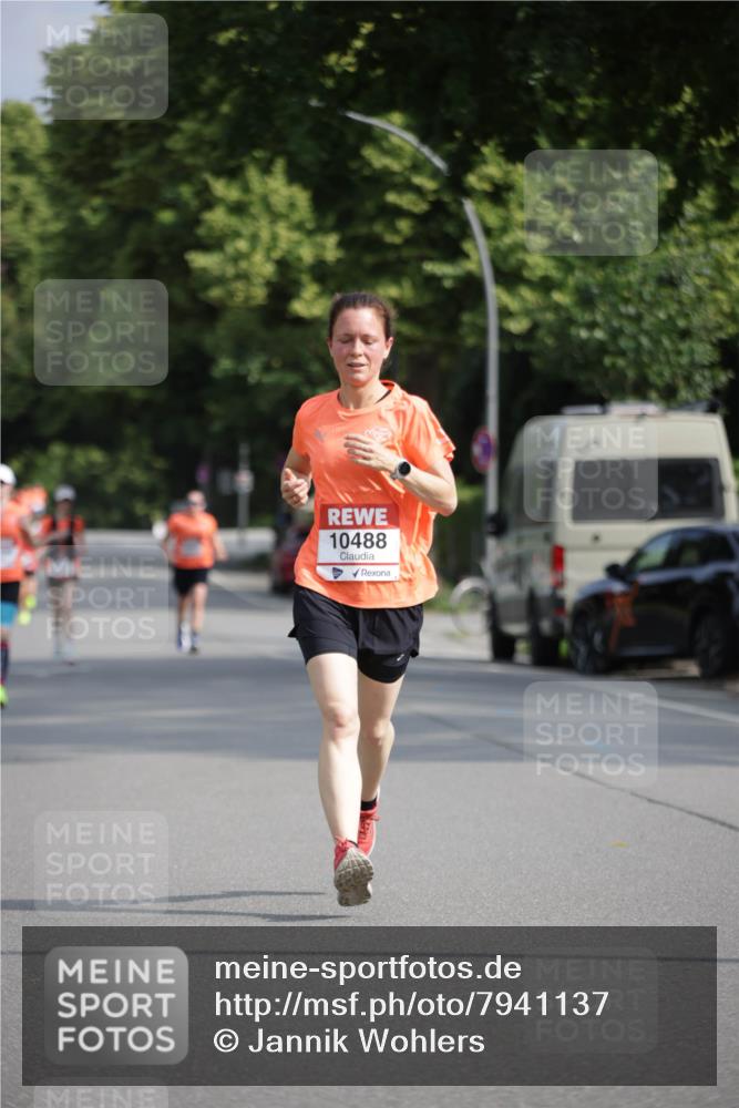 15.06.2025 - REWE Women's Run Jannik Wohlers http://msf.ph/oto/7941137 15.06.2025 08:45:59 Laufen 10488 meine-sportfotos.de