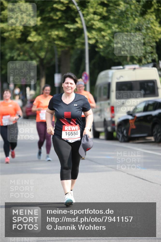 15.06.2025 - REWE Women's Run Jannik Wohlers http://msf.ph/oto/7941157 15.06.2025 09:58:49 Laufen 10550 meine-sportfotos.de
