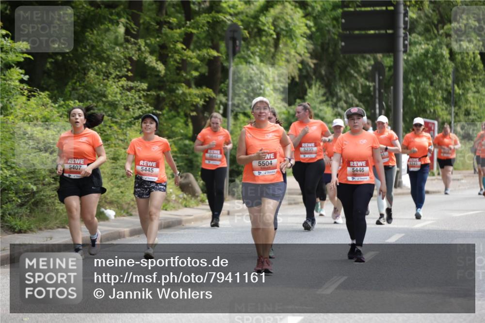 15.06.2025 - REWE Women's Run Jannik Wohlers http://msf.ph/oto/7941161 15.06.2025 10:15:20 Laufen 5235, 5645, 5504, 5343, 5407, 5445, 5446 meine-sportfotos.de