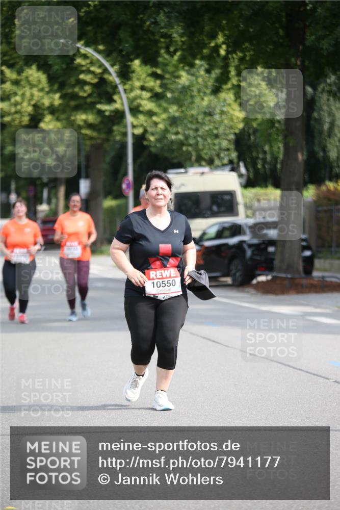 15.06.2025 - REWE Women's Run Jannik Wohlers http://msf.ph/oto/7941177 15.06.2025 09:58:50 Laufen 107, 10, 10550 meine-sportfotos.de