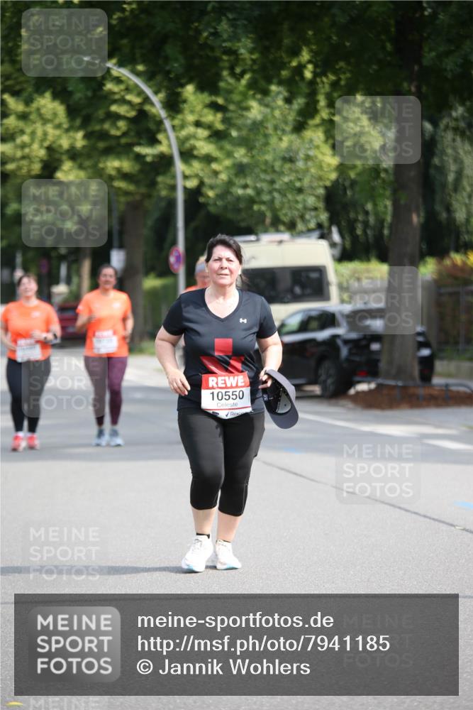 15.06.2025 - REWE Women's Run Jannik Wohlers http://msf.ph/oto/7941185 15.06.2025 09:58:50 Laufen 10550 meine-sportfotos.de