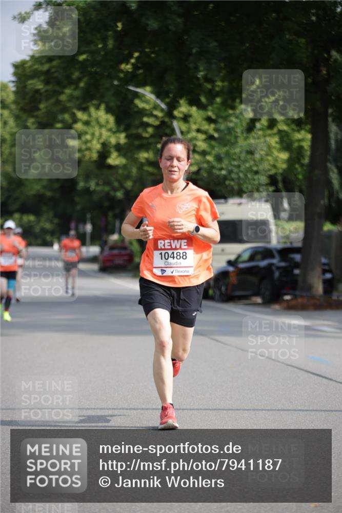 15.06.2025 - REWE Women's Run Jannik Wohlers http://msf.ph/oto/7941187 15.06.2025 08:46:00 Laufen 10488 meine-sportfotos.de