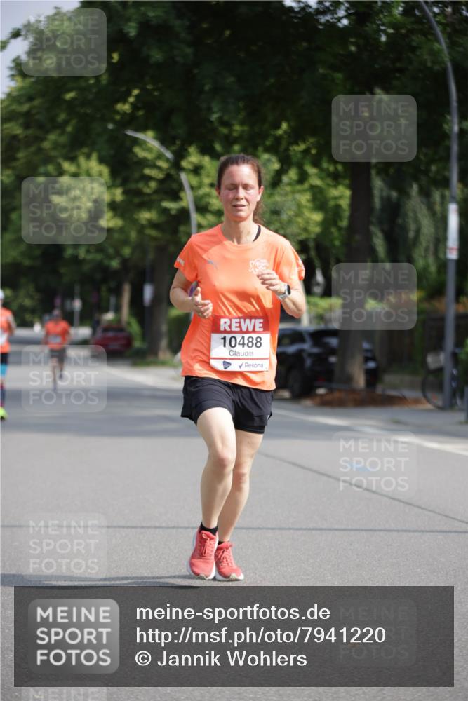 15.06.2025 - REWE Women's Run Jannik Wohlers http://msf.ph/oto/7941220 15.06.2025 08:46:00 Laufen 10488 meine-sportfotos.de