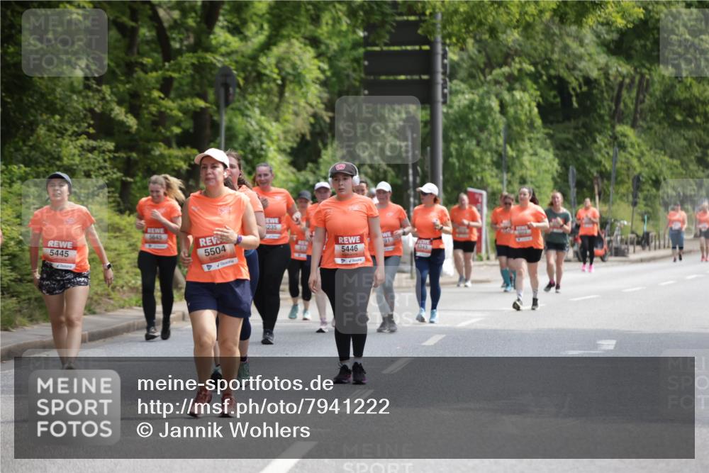 15.06.2025 - REWE Women's Run Jannik Wohlers http://msf.ph/oto/7941222 15.06.2025 10:15:22 Laufen 5645, 5445, 5504, 235, 91, 5446, 1943 meine-sportfotos.de