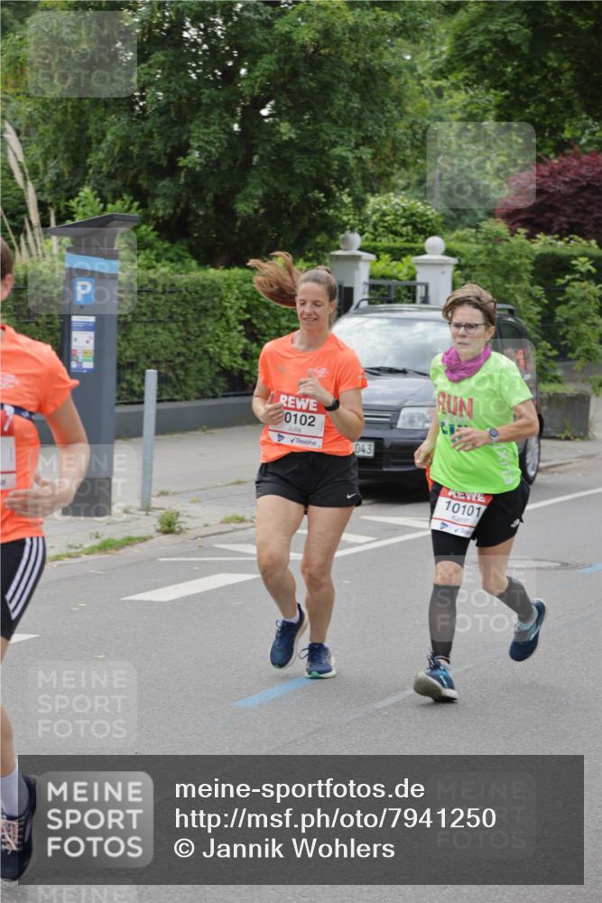15.06.2025 - REWE Women's Run Jannik Wohlers http://msf.ph/oto/7941250 15.06.2025 08:28:15 Laufen 0102, 043, 10101 meine-sportfotos.de