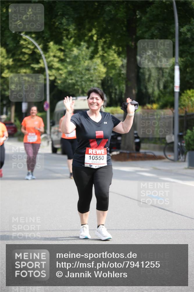 15.06.2025 - REWE Women's Run Jannik Wohlers http://msf.ph/oto/7941255 15.06.2025 09:58:52 Laufen 10550 meine-sportfotos.de