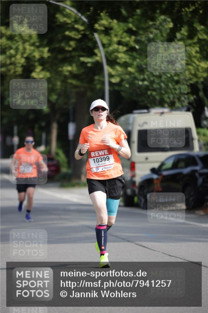 15.06.2025 - REWE Women's Run Jannik Wohlers http://msf.ph/oto/7941257 15.06.2025 08:46:04 Laufen 1, 19, 10399 meine-sportfotos.de