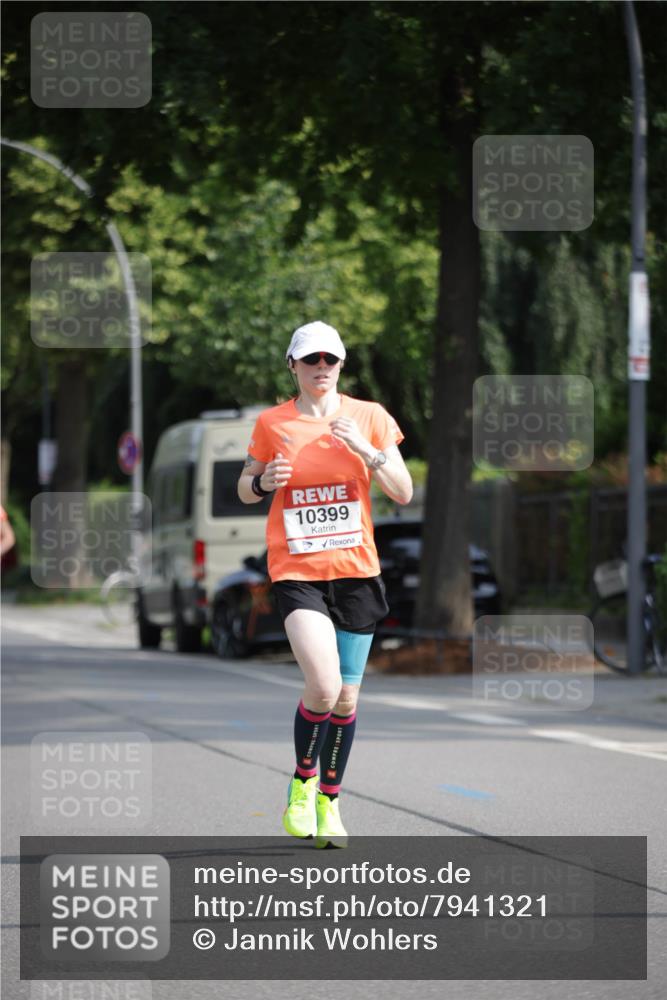 15.06.2025 - REWE Women's Run Jannik Wohlers http://msf.ph/oto/7941321 15.06.2025 08:46:05 Laufen 10399 meine-sportfotos.de