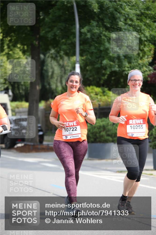 15.06.2025 - REWE Women's Run Jannik Wohlers http://msf.ph/oto/7941333 15.06.2025 09:58:57 Laufen 10722, 10255 meine-sportfotos.de