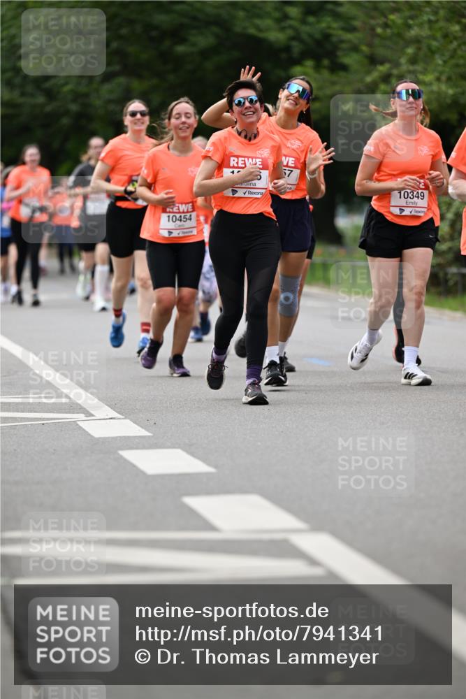 15.06.2025 - REWE Women's Run Dr. Thomas Lammeyer http://msf.ph/oto/7941341 15.06.2025 09:21:16 Laufen 10454, 57, 10349 meine-sportfotos.de
