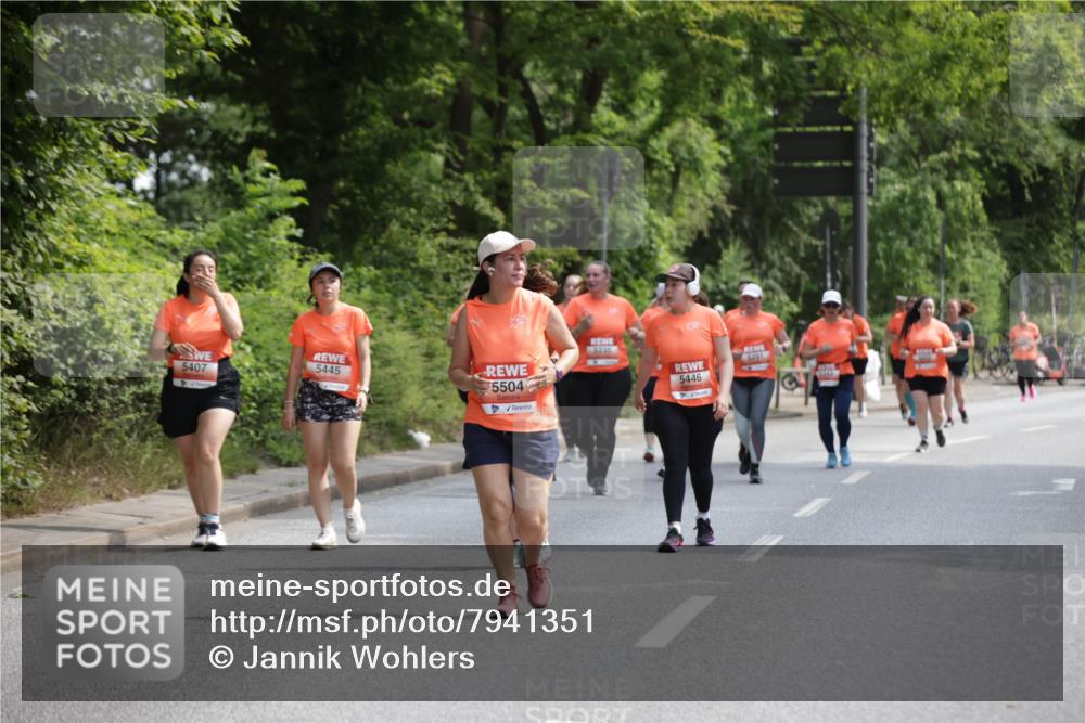 15.06.2025 - REWE Women's Run Jannik Wohlers http://msf.ph/oto/7941351 15.06.2025 10:15:24 Laufen 5235, 6291, 5407, 5445, 5446, 5504 meine-sportfotos.de