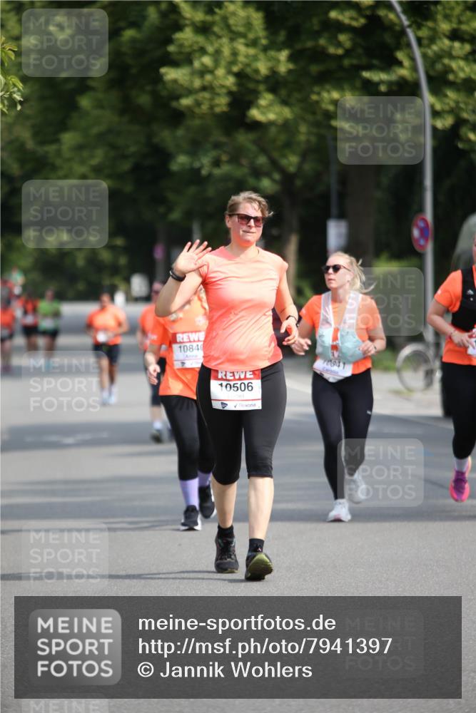15.06.2025 - REWE Women's Run Jannik Wohlers http://msf.ph/oto/7941397 15.06.2025 09:59:01 Laufen 10840, 10506 meine-sportfotos.de