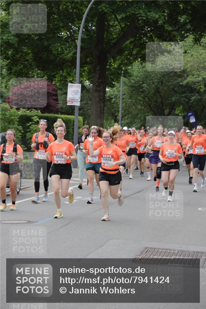 15.06.2025 - REWE Women's Run Jannik Wohlers http://msf.ph/oto/7941424 15.06.2025 08:28:18 Laufen 10114, 1059, 10656 meine-sportfotos.de