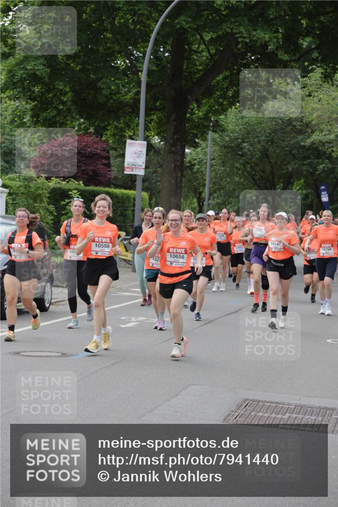 15.06.2025 - REWE Women's Run Jannik Wohlers http://msf.ph/oto/7941440 15.06.2025 08:28:18 Laufen 15, 2025, 10598, 106, 102, 10656, 10, 10046, 10862, 10791, 10147, 10768, 10568 meine-sportfotos.de