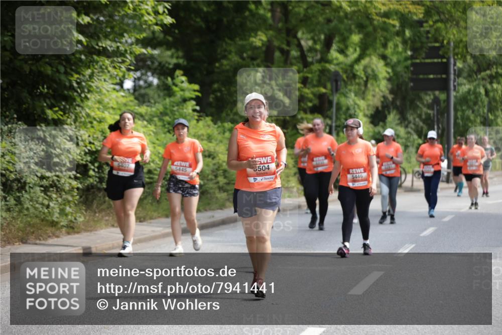 15.06.2025 - REWE Women's Run Jannik Wohlers http://msf.ph/oto/7941441 15.06.2025 10:15:24 Laufen 504, 5445, 5407, 5446 meine-sportfotos.de