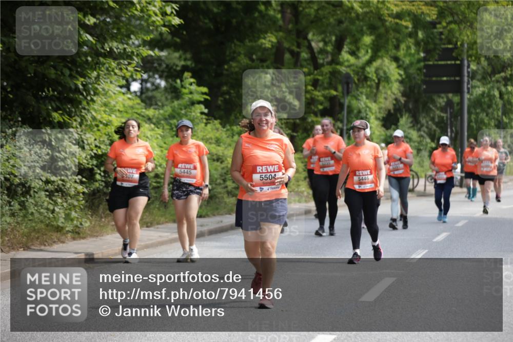 15.06.2025 - REWE Women's Run Jannik Wohlers http://msf.ph/oto/7941456 15.06.2025 10:15:25 Laufen 5307, 5445, 1235, 201, 5504, 5446 meine-sportfotos.de