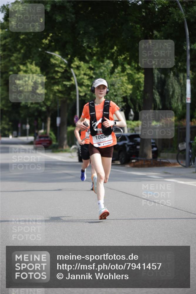15.06.2025 - REWE Women's Run Jannik Wohlers http://msf.ph/oto/7941457 15.06.2025 08:46:08 Laufen 1002 meine-sportfotos.de