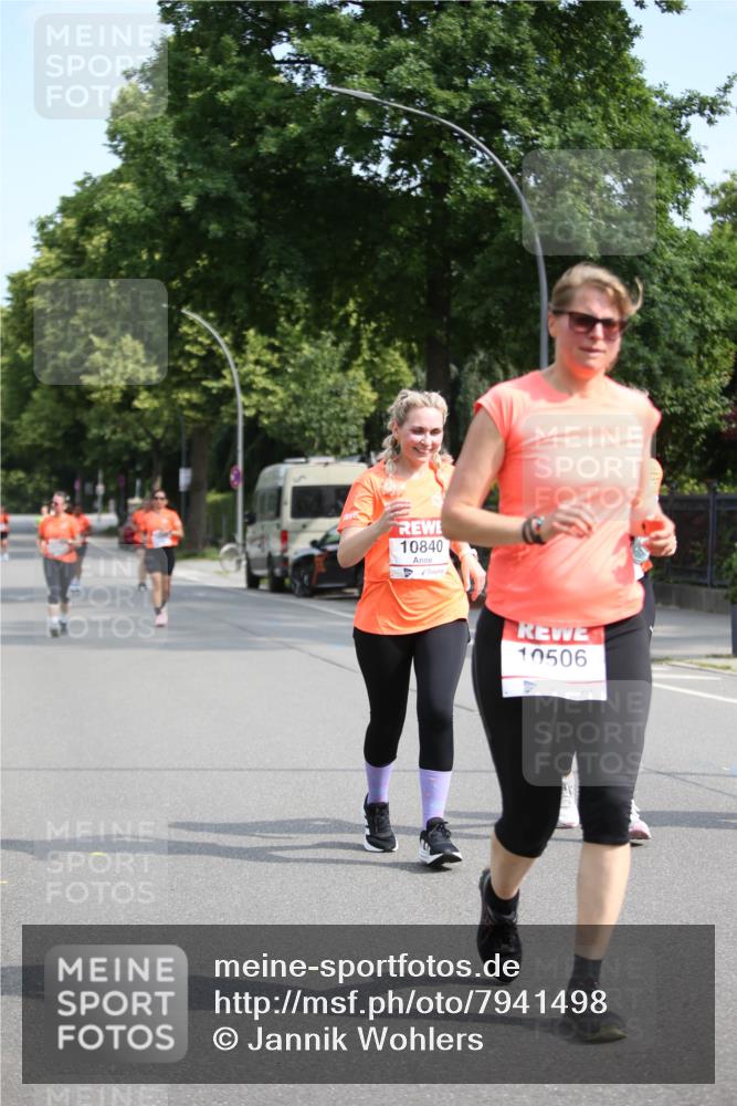 15.06.2025 - REWE Women's Run Jannik Wohlers http://msf.ph/oto/7941498 15.06.2025 09:59:07 Laufen 10840, 10506 meine-sportfotos.de