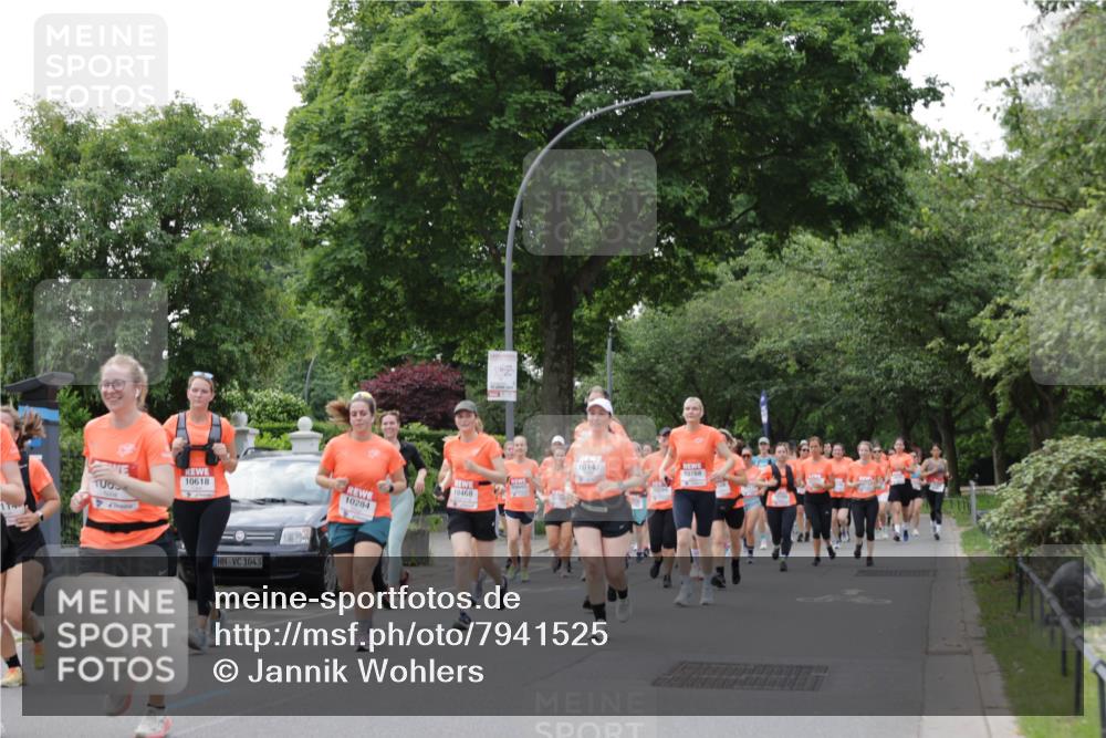 15.06.2025 - REWE Women's Run Jannik Wohlers http://msf.ph/oto/7941525 15.06.2025 08:28:21 Laufen 10618, 1043, 10147, 10768, 10468, 10284 meine-sportfotos.de