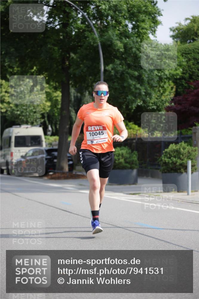 15.06.2025 - REWE Women's Run Jannik Wohlers http://msf.ph/oto/7941531 15.06.2025 08:46:10 Laufen 10045 meine-sportfotos.de