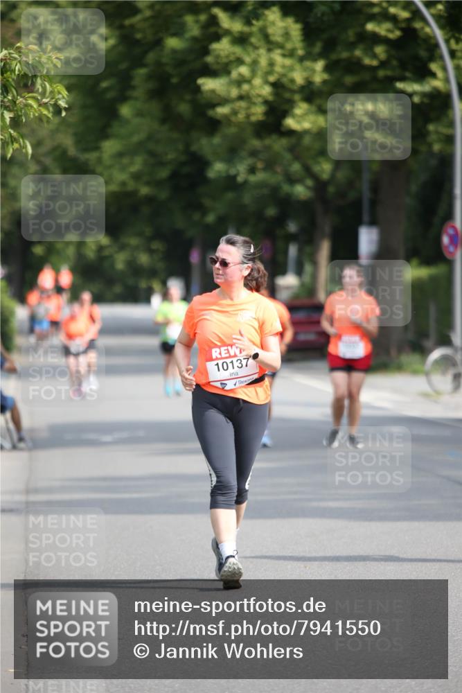 15.06.2025 - REWE Women's Run Jannik Wohlers http://msf.ph/oto/7941550 15.06.2025 09:59:12 Laufen 10137 meine-sportfotos.de