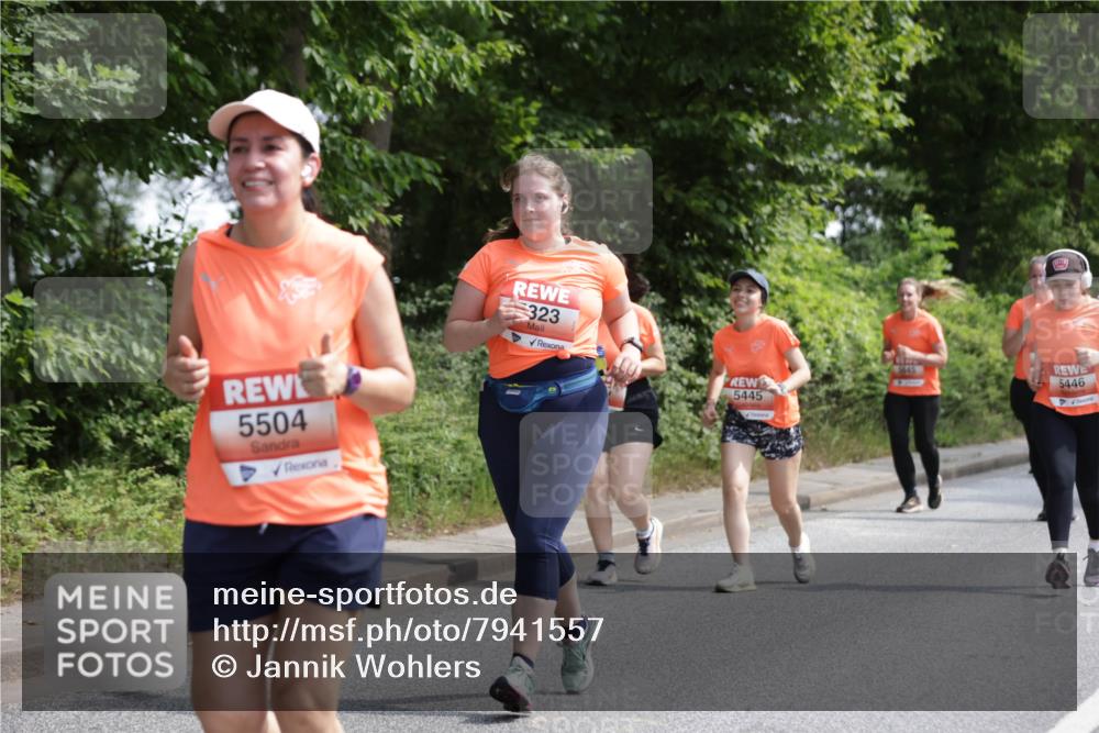 15.06.2025 - REWE Women's Run Jannik Wohlers http://msf.ph/oto/7941557 15.06.2025 10:15:28 Laufen 5504, 323, 5445, 5645, 5446 meine-sportfotos.de
