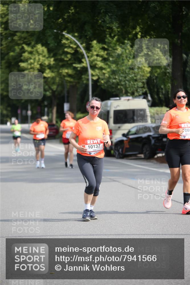 15.06.2025 - REWE Women's Run Jannik Wohlers http://msf.ph/oto/7941566 15.06.2025 09:59:14 Laufen 10137, 080 meine-sportfotos.de