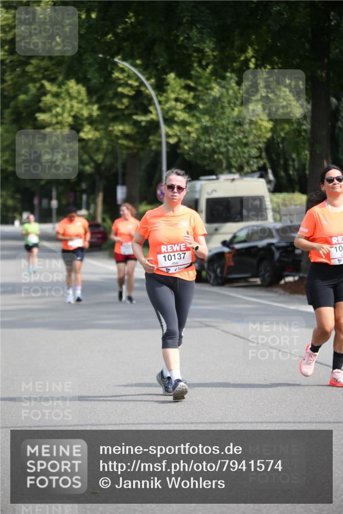 15.06.2025 - REWE Women's Run Jannik Wohlers http://msf.ph/oto/7941574 15.06.2025 09:59:14 Laufen 10137 meine-sportfotos.de