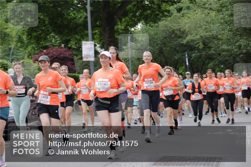 15.06.2025 - REWE Women's Run Jannik Wohlers http://msf.ph/oto/7941575 15.06.2025 08:28:22 Laufen 0041, 10468, 10147, 10768, 110043, 10168 meine-sportfotos.de