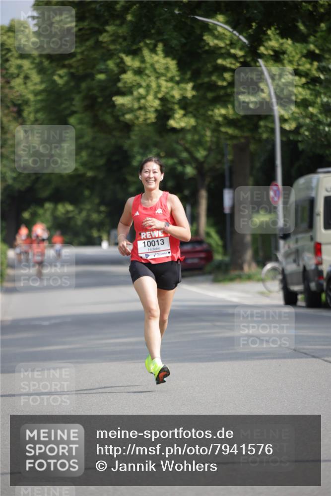 15.06.2025 - REWE Women's Run Jannik Wohlers http://msf.ph/oto/7941576 15.06.2025 08:46:13 Laufen 10013 meine-sportfotos.de