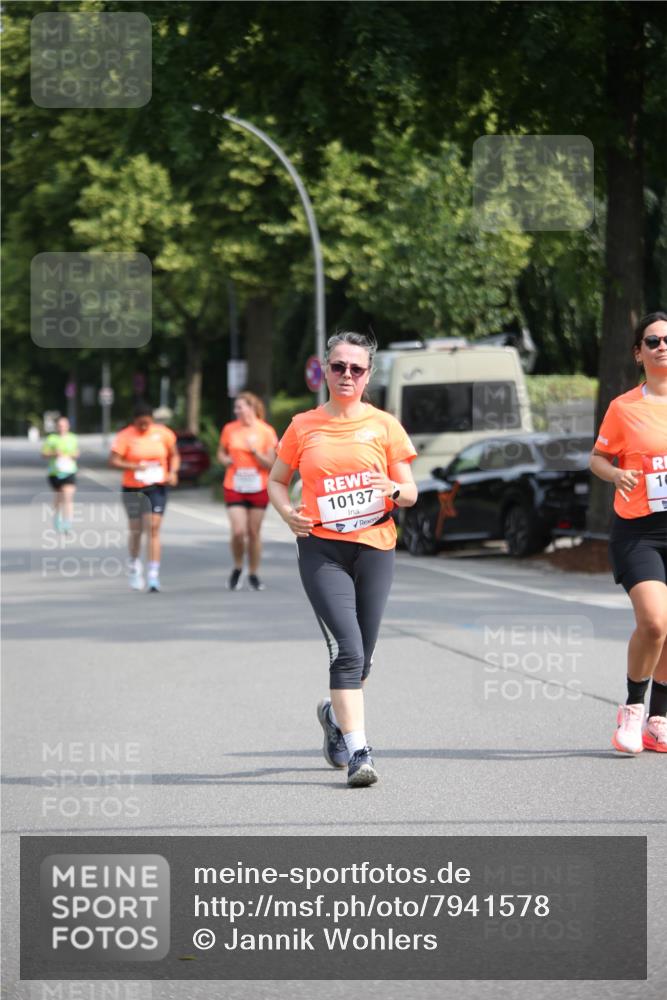 15.06.2025 - REWE Women's Run Jannik Wohlers http://msf.ph/oto/7941578 15.06.2025 09:59:14 Laufen 10137, 10 meine-sportfotos.de