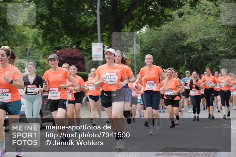15.06.2025 - REWE Women's Run Jannik Wohlers http://msf.ph/oto/7941590 15.06.2025 08:28:22 Laufen 10043, 10468, 0284, 10147, 10768, 10568, 10168, 10277 meine-sportfotos.de