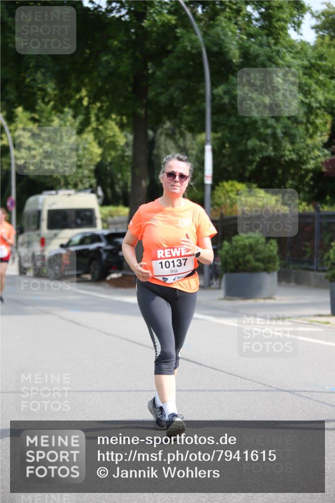 15.06.2025 - REWE Women's Run Jannik Wohlers http://msf.ph/oto/7941615 15.06.2025 09:59:16 Laufen 10137 meine-sportfotos.de