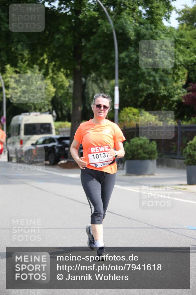 15.06.2025 - REWE Women's Run Jannik Wohlers http://msf.ph/oto/7941618 15.06.2025 09:59:16 Laufen 10137 meine-sportfotos.de