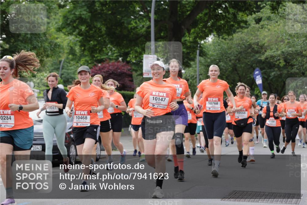 15.06.2025 - REWE Women's Run Jannik Wohlers http://msf.ph/oto/7941623 15.06.2025 08:28:22 Laufen 0284, 0041, 10468, 1043, 91, 10147, 10768, 10568, 10277, 10168 meine-sportfotos.de