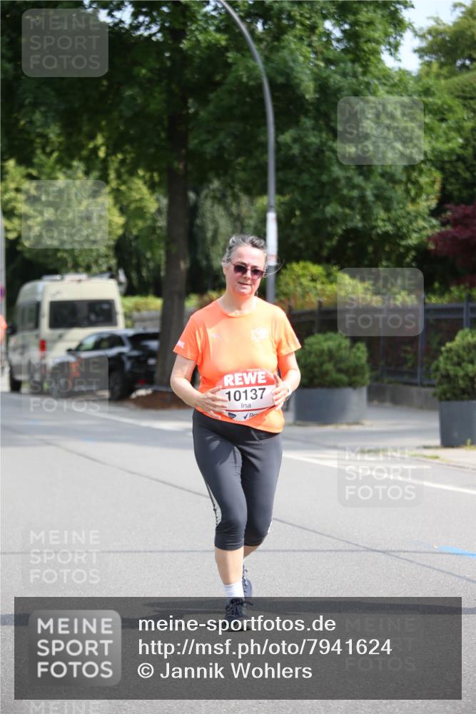 15.06.2025 - REWE Women's Run Jannik Wohlers http://msf.ph/oto/7941624 15.06.2025 09:59:16 Laufen 10137 meine-sportfotos.de